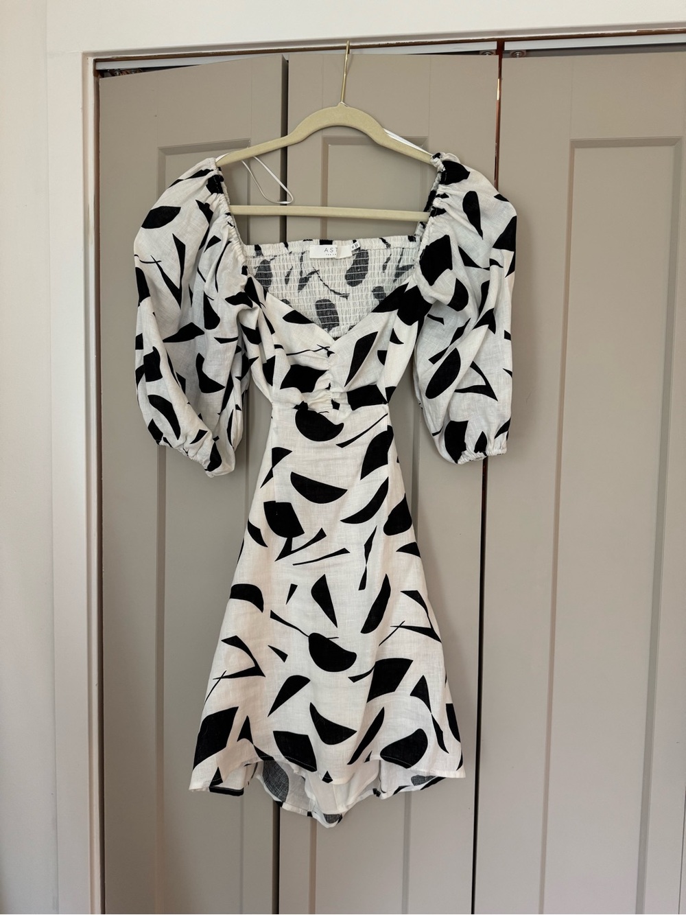 ASTR the Label Heather Puff Sleeve Dress